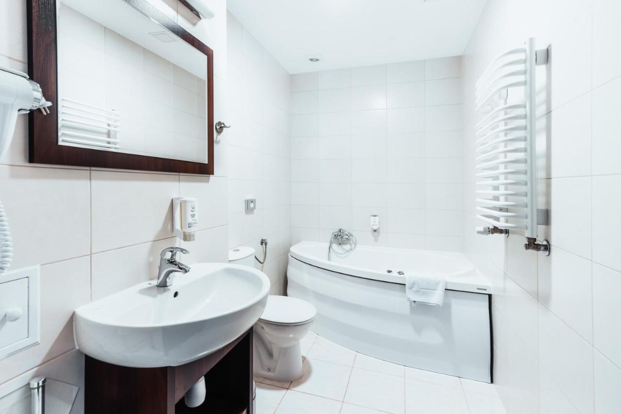 Hotel Dwor Dwikozy Exteriér fotografie