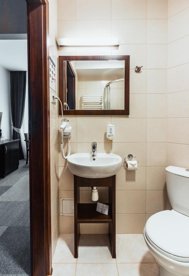 Hotel Dwor Dwikozy Exteriér fotografie