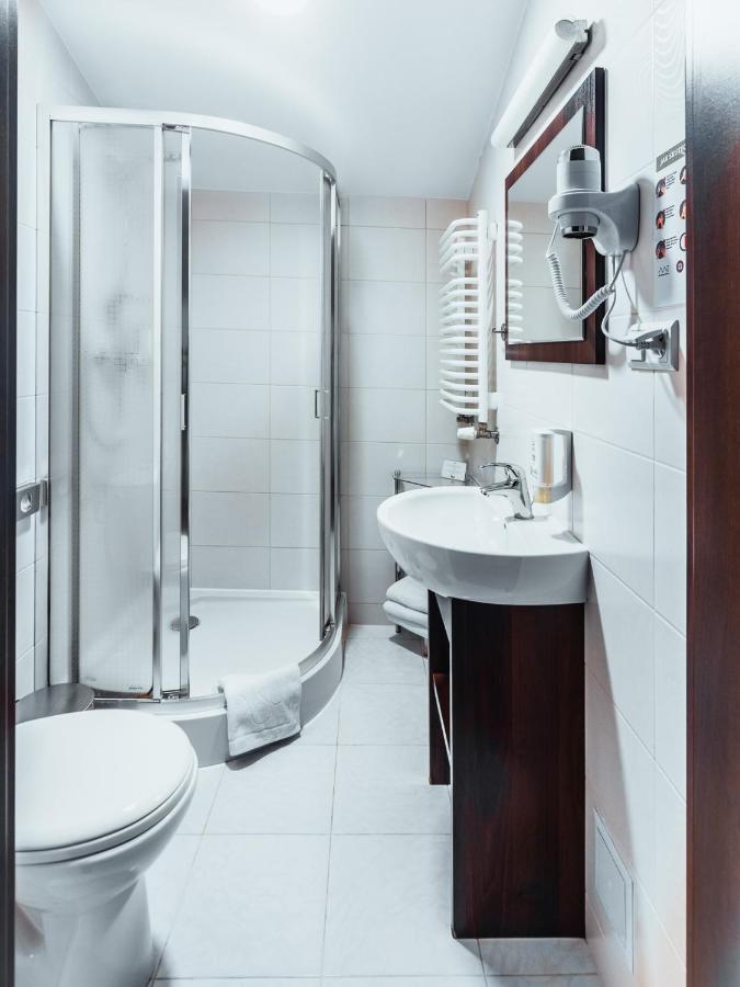 Hotel Dwor Dwikozy Exteriér fotografie