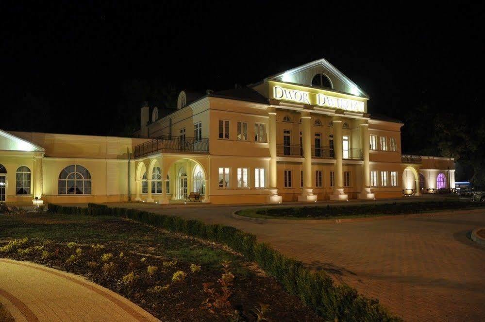 Hotel Dwor Dwikozy Exteriér fotografie